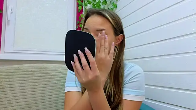 Misss Vikk online show from 25, 10, 2025