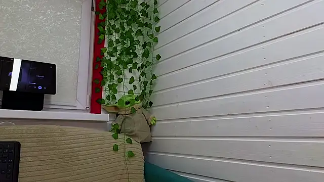 Misss Vikk online show from 24, 10, 2025