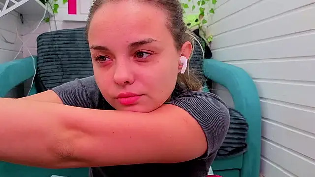 Misss Vikk online show from 29, 11, 2025