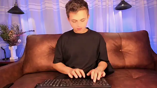 Snapshot of Tim_wolf chatting on 28, 10, 2025 Tim wolf online show from 28, 10, 2025