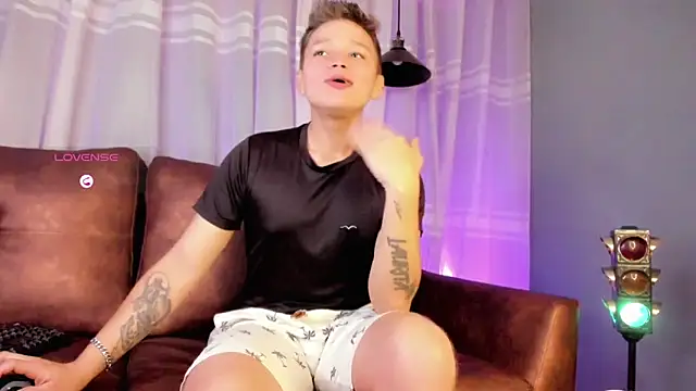 Snapshot of Tim_wolf chatting on 7, 10, 2025 Tim wolf online show from 7, 10, 2025