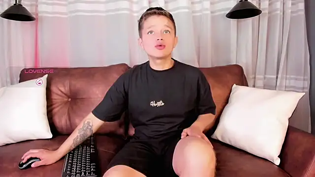 Snapshot of Tim_wolf chatting on 9, 10, 2025 Tim wolf online show from 9, 10, 2025