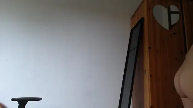 Lisakisss online show from 9, 5, 2026