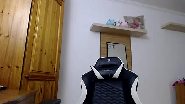 Lisakisss online show from 2, 3, 2026