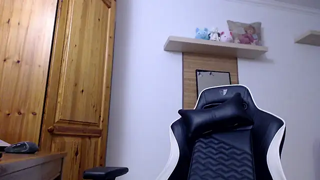 Lisakisss online show from 19, 11, 2025