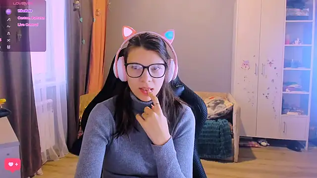 MollyLollipop online show from 3, 3, 2026