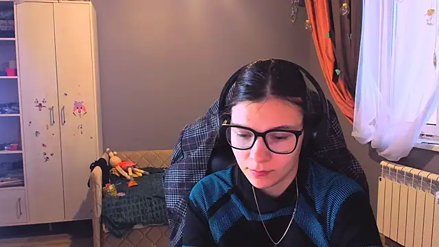 MollyLollipop online show from 2, 12, 2025