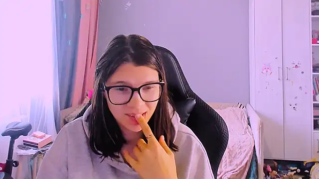 MollyLollipop online show from 26, 5, 2026