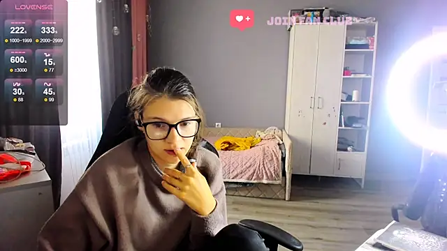 MollyLollipop online show from 15, 9, 2025