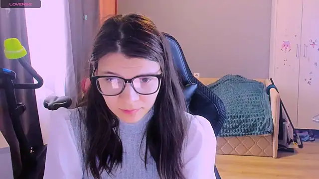 MollyLollipop online show from 6, 4, 2026