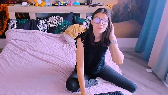 Snapshot of MollyLollipop chatting on 2, 7, 2026 MollyLollipop online show from 2, 7, 2026