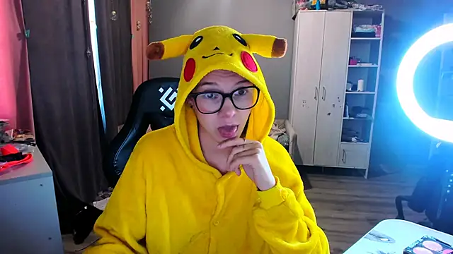 MollyLollipop online show from 16, 9, 2025