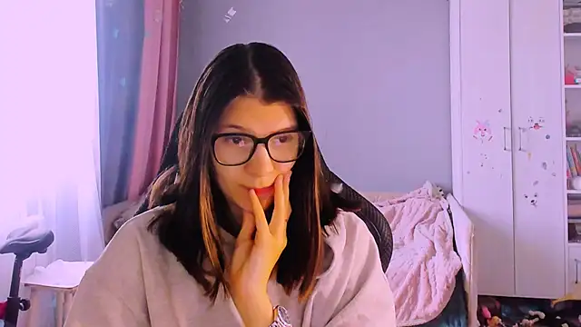 MollyLollipop online show from 25, 5, 2026