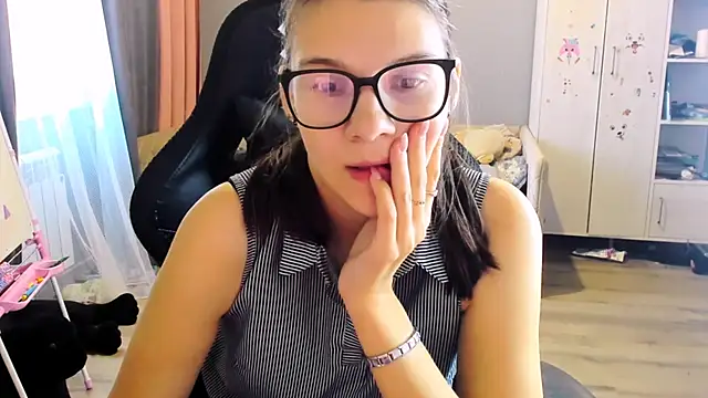 MollyLollipop online show from 27, 9, 2025