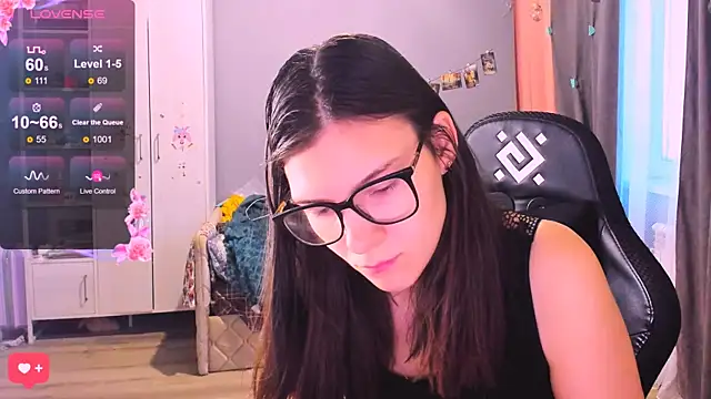 MollyLollipop online show from 19, 12, 2025