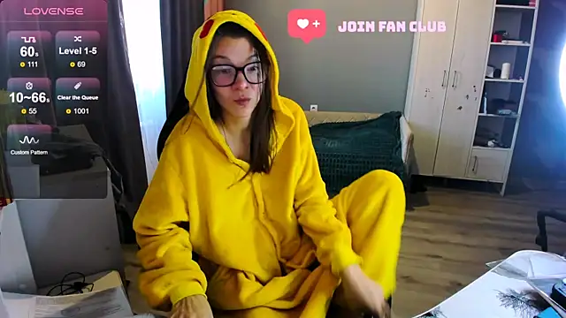 MollyLollipop online show from 19, 9, 2025