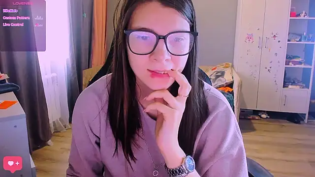 MollyLollipop online show from 5, 3, 2026