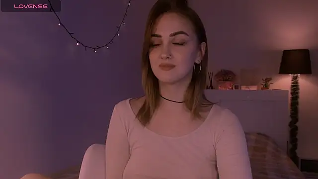 LilyFarey online show from 5, 11, 2025