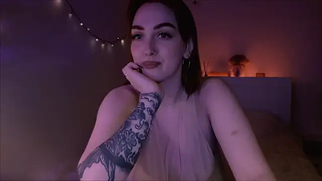 LilyFarey online show from 3, 3, 2025