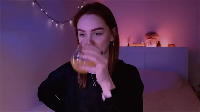 LilyFarey online show from 9, 2, 2025