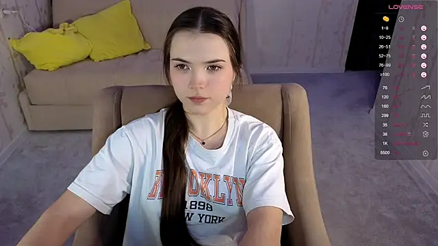 Snapshot of Eva_Davie chatting on 9, 11, 2025 Eva Davie online show from 9, 11, 2025