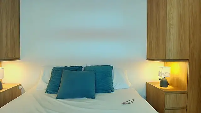 Isabella Harley online show from 22, 12, 2025