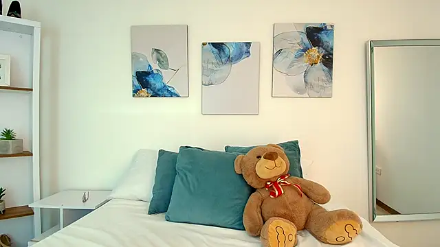 Isabella Harley online show from 18, 3, 2026