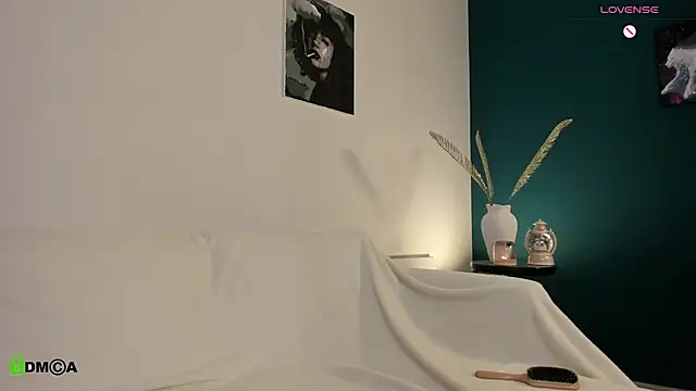 Kylie Desire online show from 4, 3, 2025