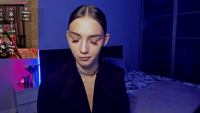 Snapshot of SophieCatty chatting on 3, 10, 2025 SophieCatty online show from 3, 10, 2025