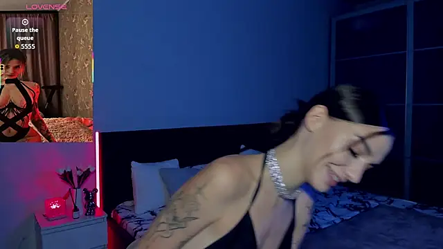 Snapshot of SophieCatty chatting on 8, 11, 2025 SophieCatty online show from 8, 11, 2025