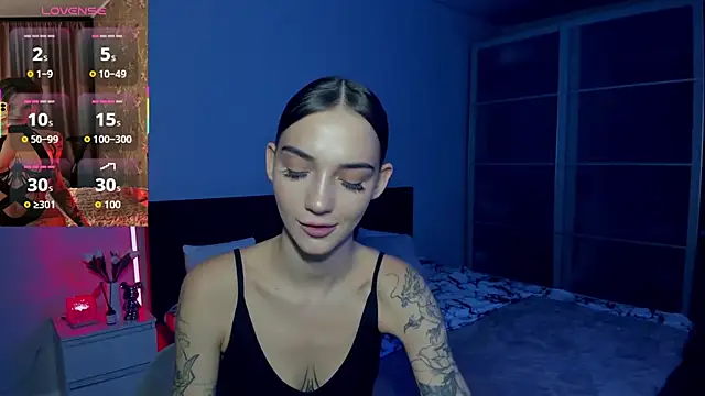 Snapshot of SophieCatty chatting on 3, 11, 2025 SophieCatty online show from 3, 11, 2025