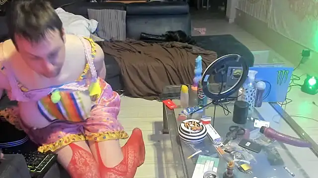 slankecrosdresser online show from 6, 2, 2025