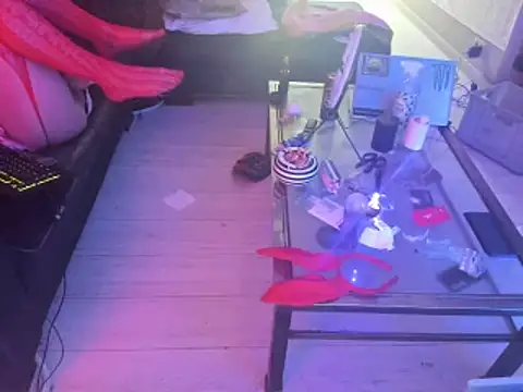 slankecrosdresser online show from 6, 2, 2025