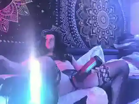 slankecrosdresser online show from 25, 1, 2025