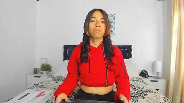 ZulyMichels online show from 8, 3, 2025