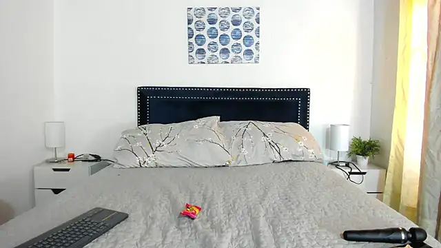 ZulyMichels online show from 15, 10, 2025