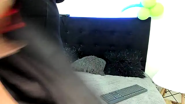 yayita mature online show from 10, 9, 2025