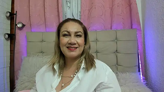 yayita mature online show from 10, 3, 2025