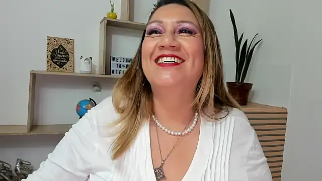 yayita mature online show from 9, 10, 2025