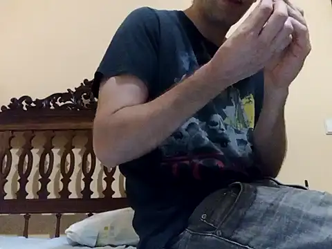 White rabbit  online show from 8, 9, 2025