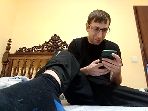 White rabbit  online show from 21, 12, 2025