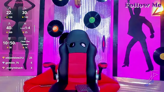 nickyminach  online show from 23, 9, 2025