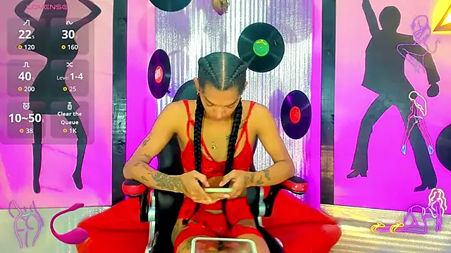 nickyminach  online show from 18, 10, 2025