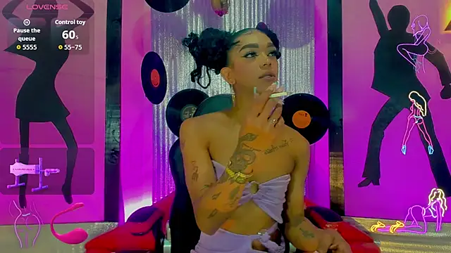 nickyminach  online show from 27, 10, 2025