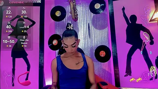 nickyminach  online show from 30, 10, 2025