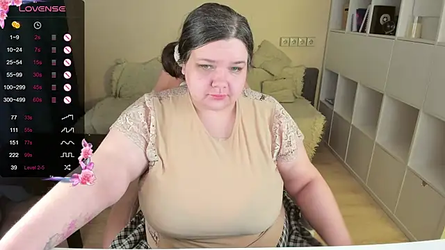 PlumPie online show from 12, 11, 2025