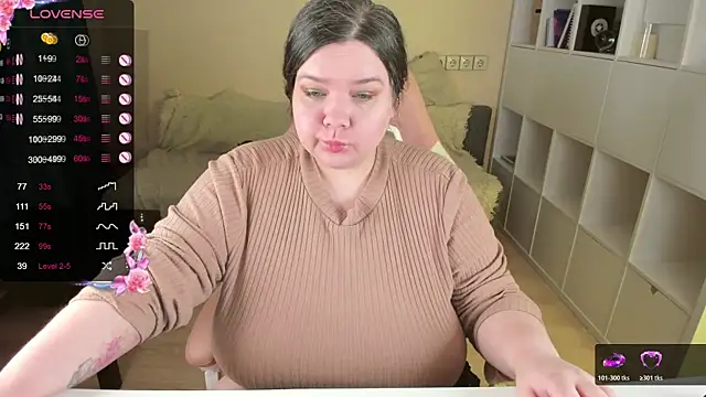 PlumPie online show from 12, 11, 2025