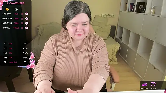 PlumPie online show from 11, 11, 2025