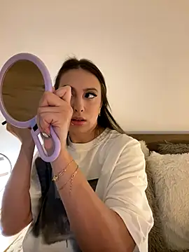 Eva Ryen online show from 31, 10, 2025