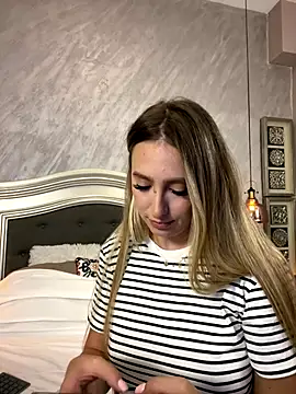 Eva Ryen online show from 8, 9, 2025